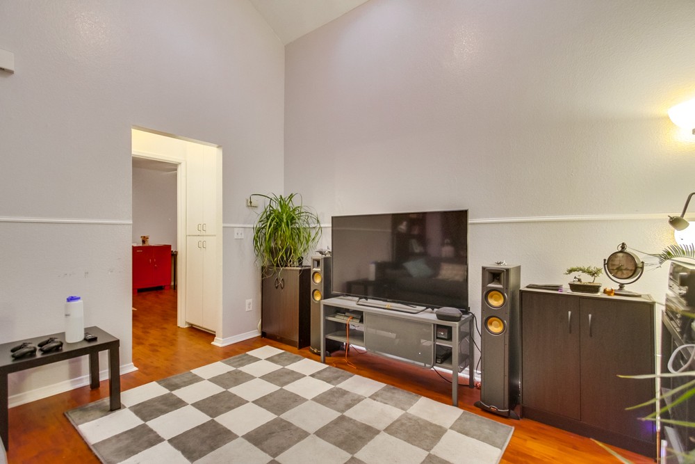 Virtual tour photo 19 of 51 for 4003 Mississippi St