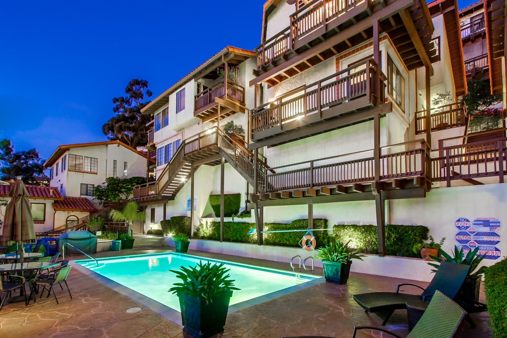 Virtual tour photo 5 of 77 for 4006 Ampudia St