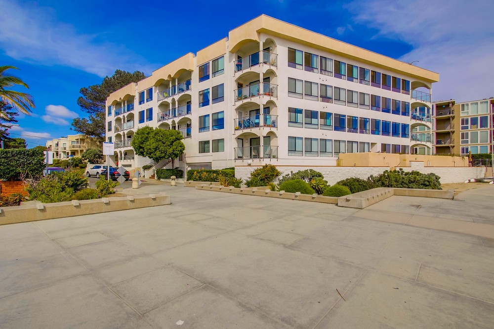 Virtual tour photo 6 of 73 for 4007 Everts St #2g