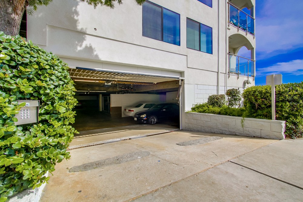 Virtual tour photo 72 of 73 for 4007 Everts St #2g