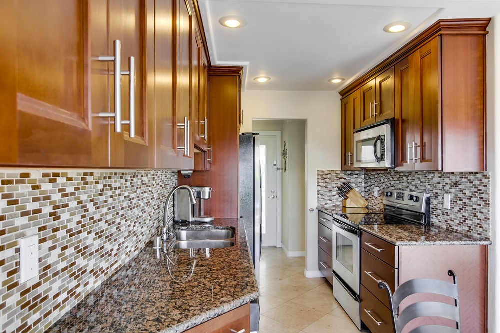 Virtual tour photo 12 of 50 for 4009 Crown Point Drive