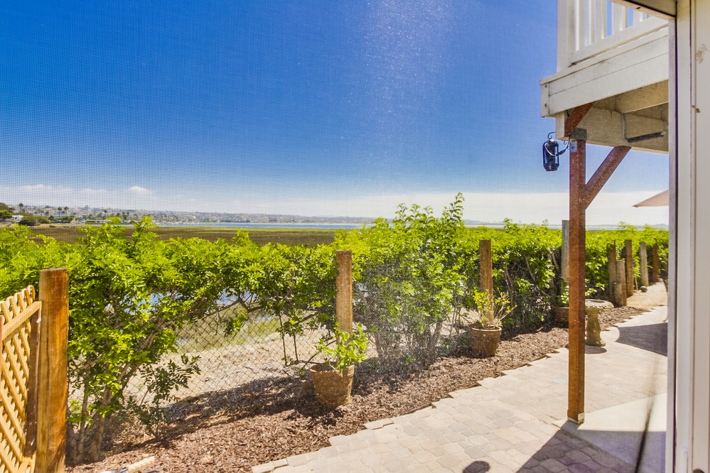 Virtual tour photo 19 of 50 for 4009 Crown Point Drive