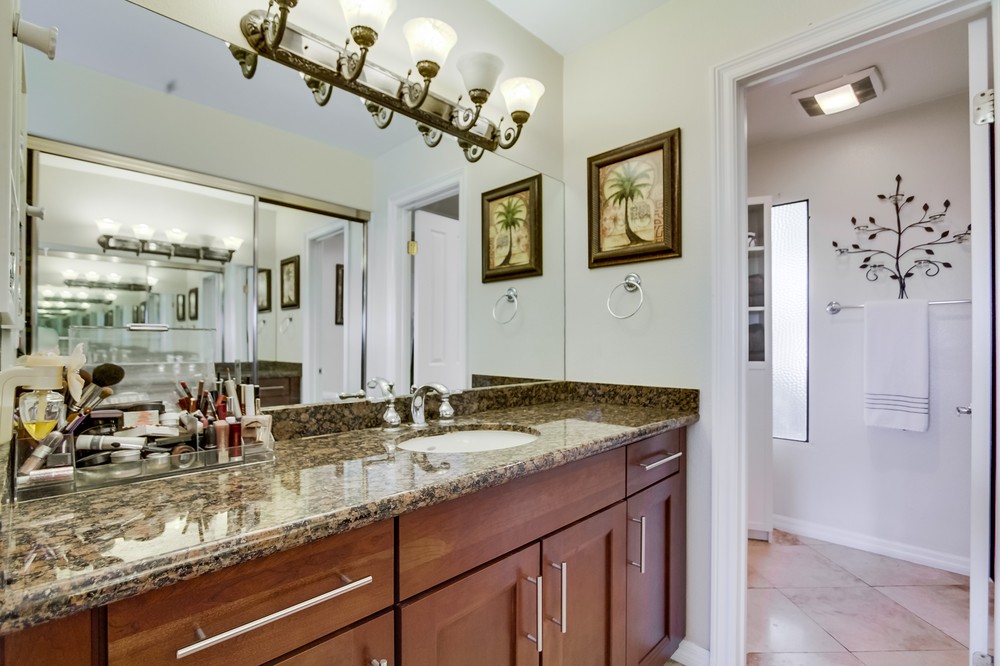 Virtual tour photo 22 of 50 for 4009 Crown Point Drive