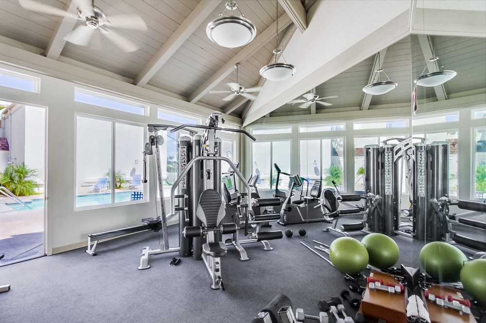 Virtual tour photo 33 of 50 for 4009 Crown Point Drive