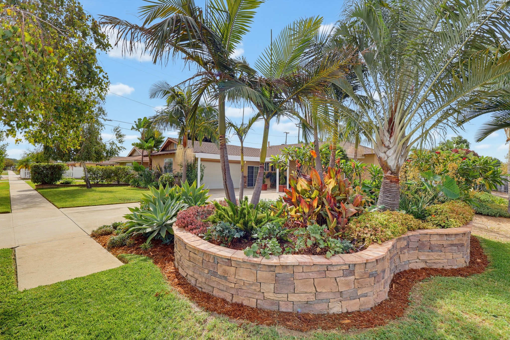 Virtual tour photo 8 of 85 for 4009 Locust St