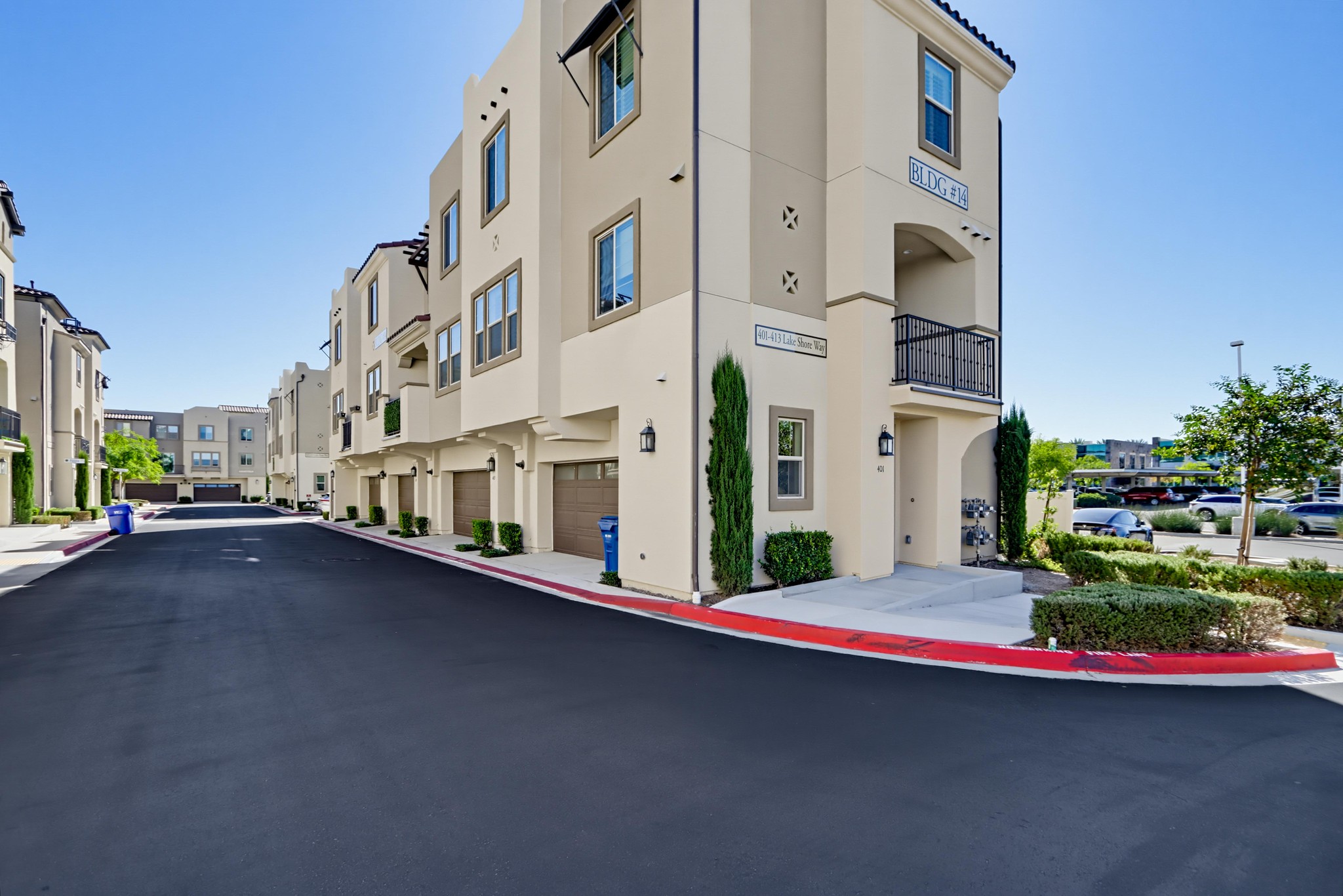 Virtual tour photo 5 of 47 for 401 Lake Shore Wy