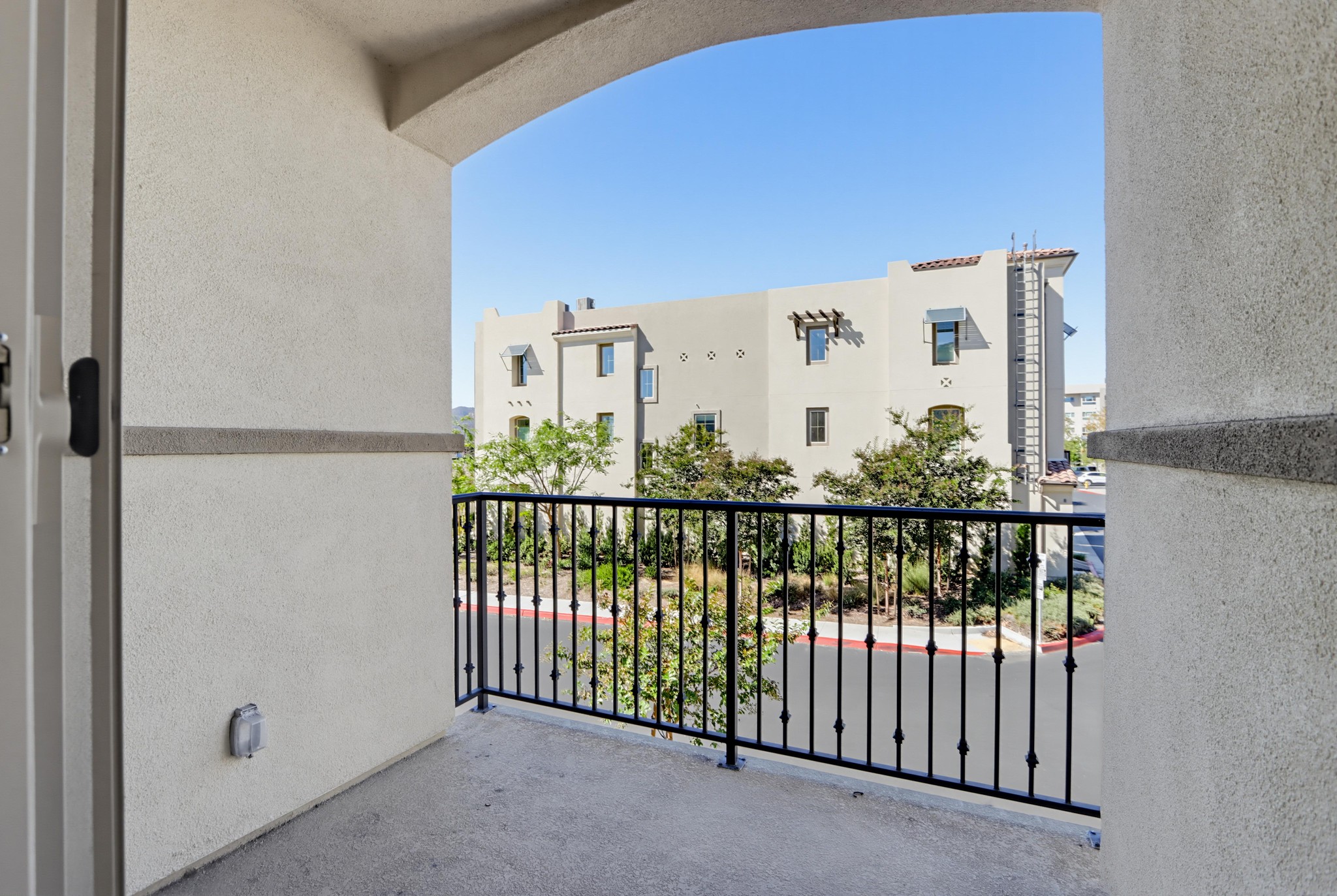 Virtual tour photo 20 of 47 for 401 Lake Shore Wy