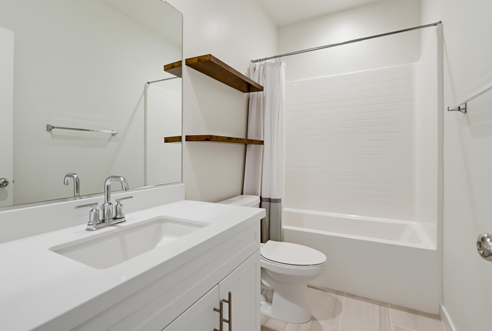 Virtual tour photo 31 of 47 for 401 Lake Shore Wy