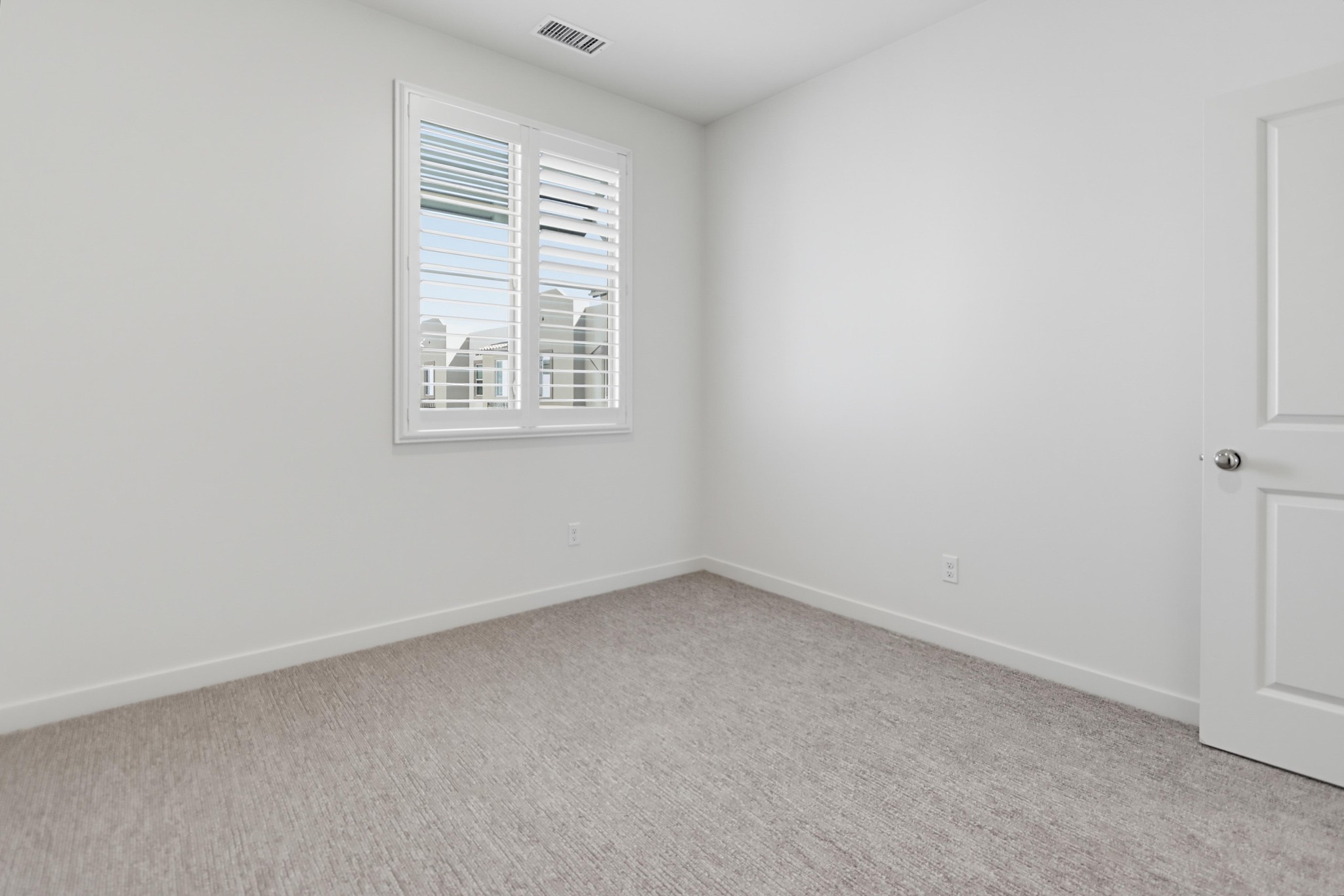 Virtual tour photo 33 of 47 for 401 Lake Shore Wy