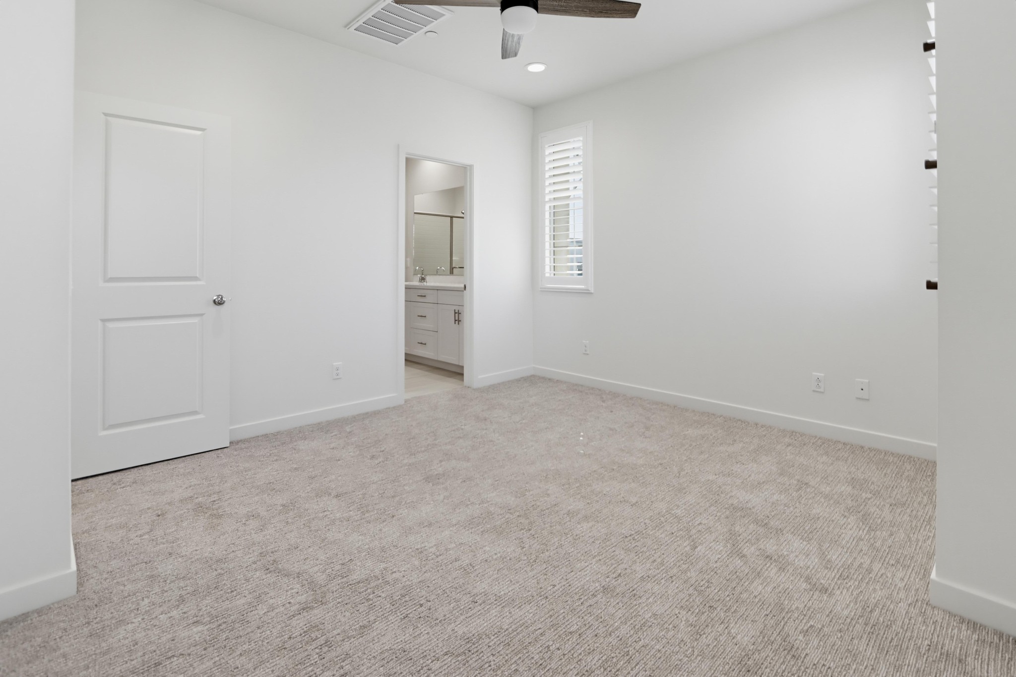 Virtual tour photo 34 of 47 for 401 Lake Shore Wy