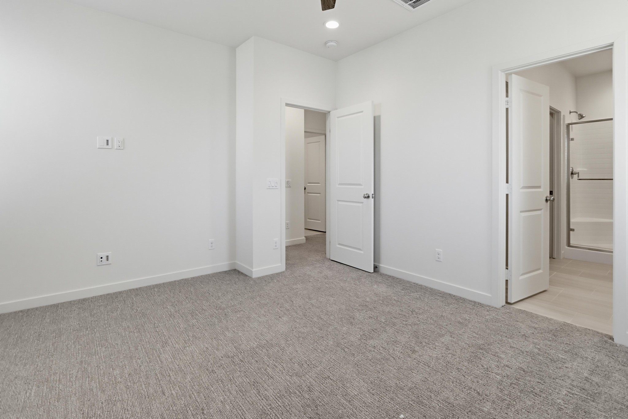 Virtual tour photo 35 of 47 for 401 Lake Shore Wy