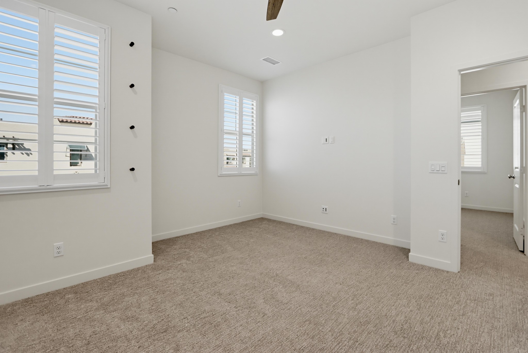 Virtual tour photo 36 of 47 for 401 Lake Shore Wy
