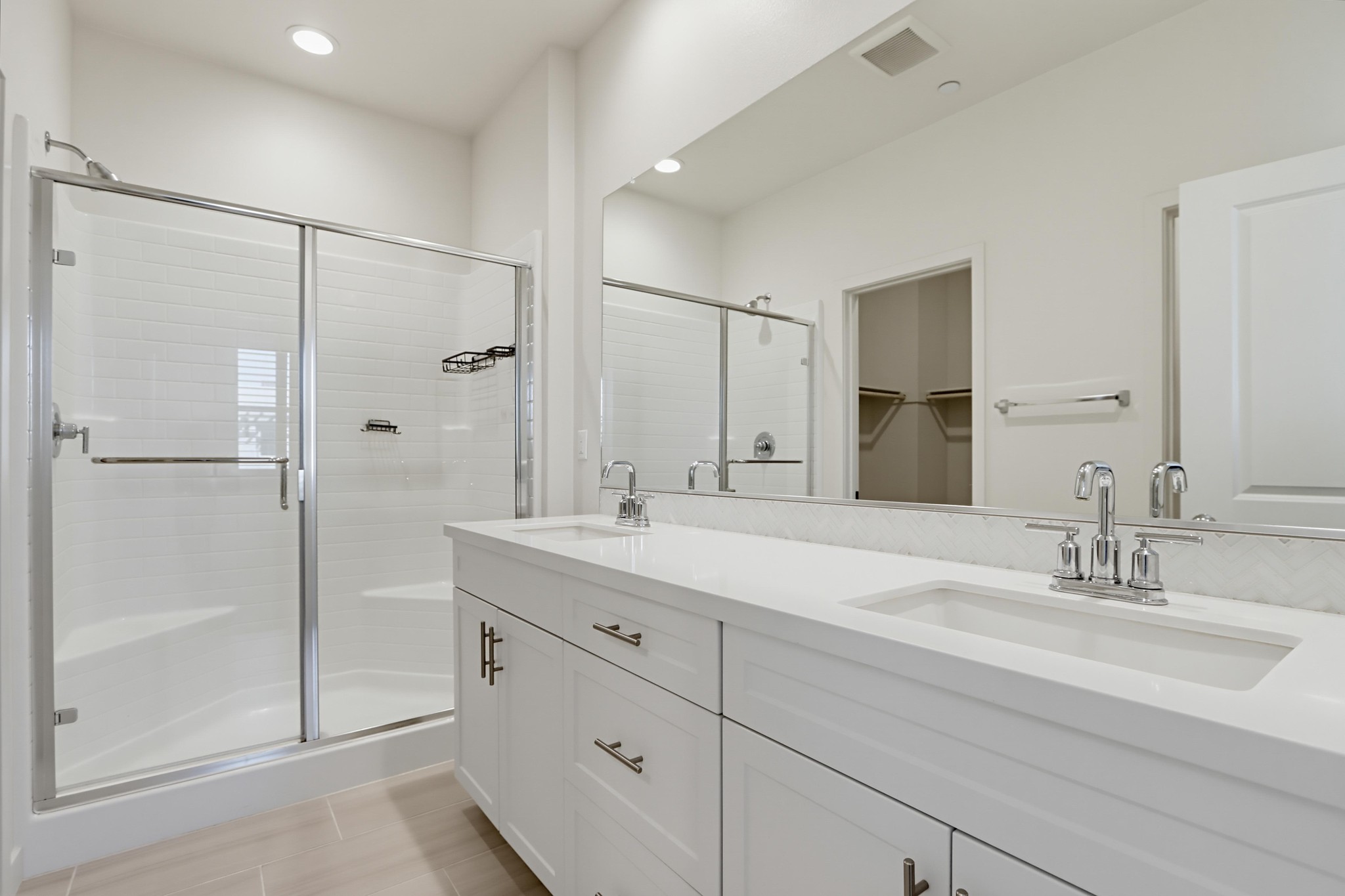 Virtual tour photo 37 of 47 for 401 Lake Shore Wy