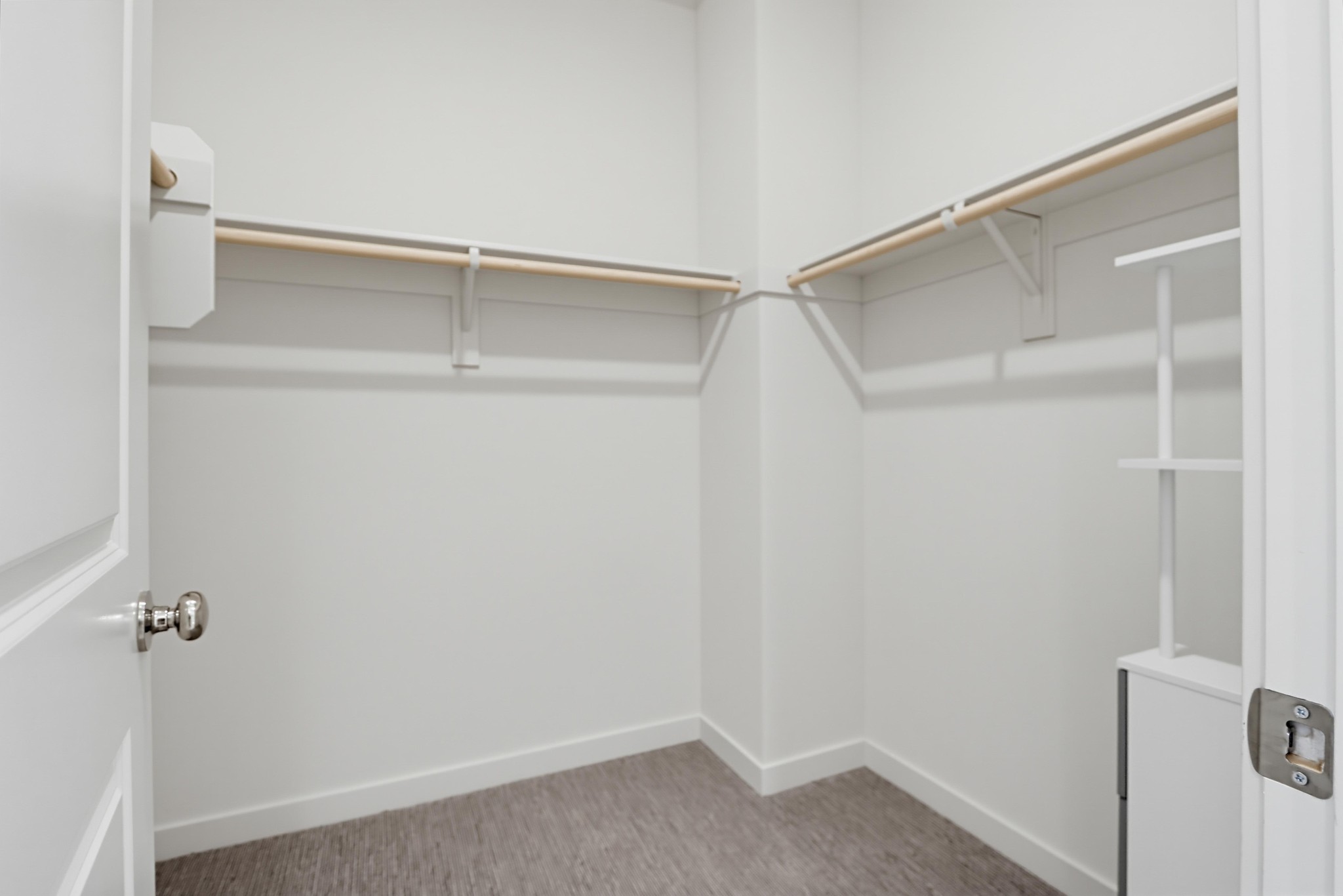 Virtual tour photo 39 of 47 for 401 Lake Shore Wy