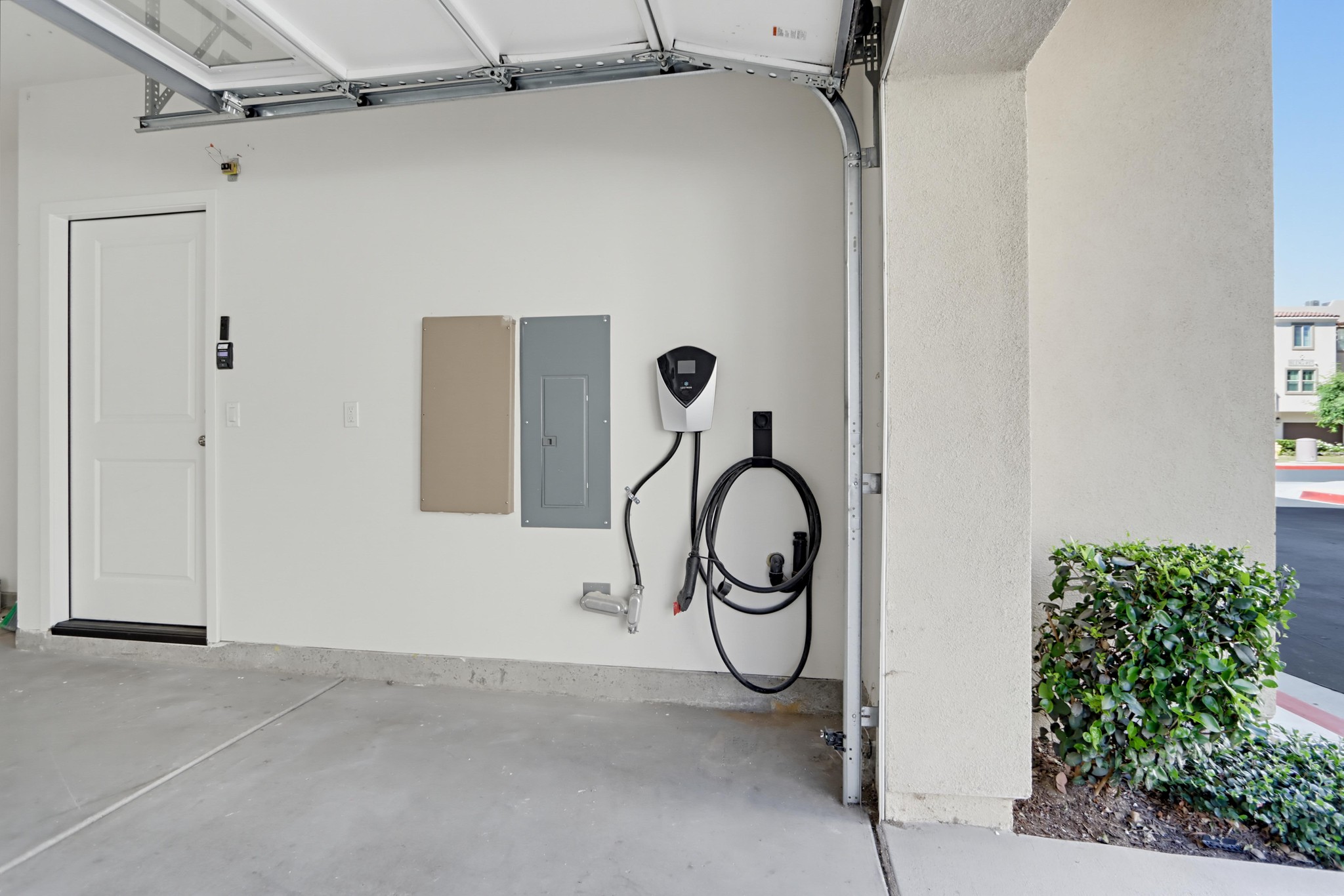 Virtual tour photo 40 of 47 for 401 Lake Shore Wy