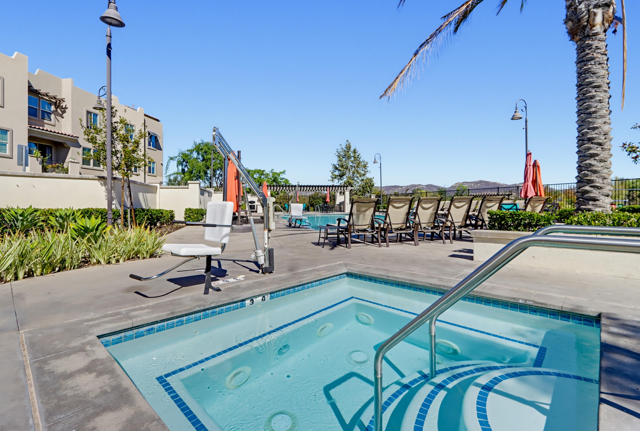 Virtual tour photo 44 of 47 for 401 Lake Shore Wy