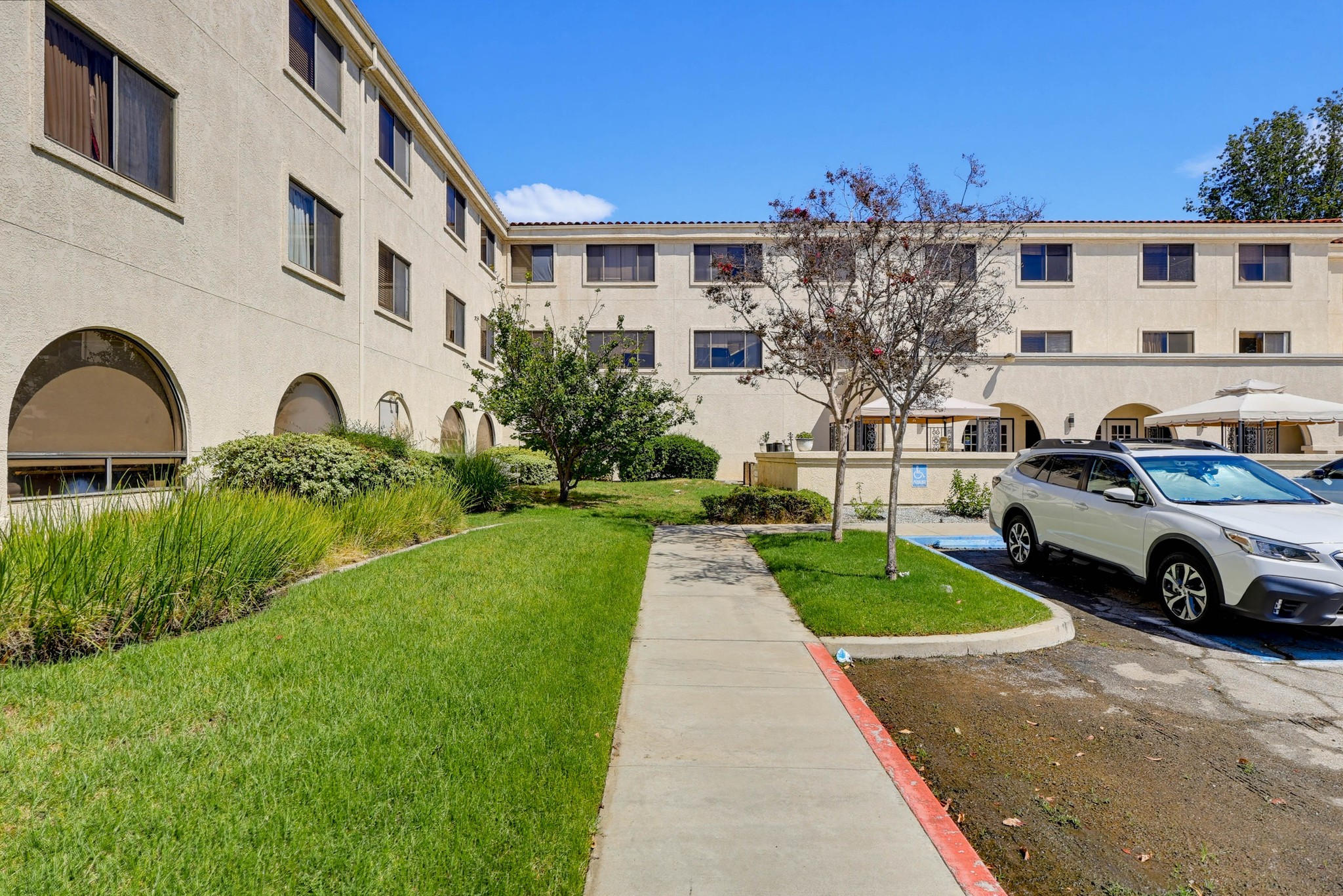 Virtual tour photo 42 of 45 for 401 W Ada Ave