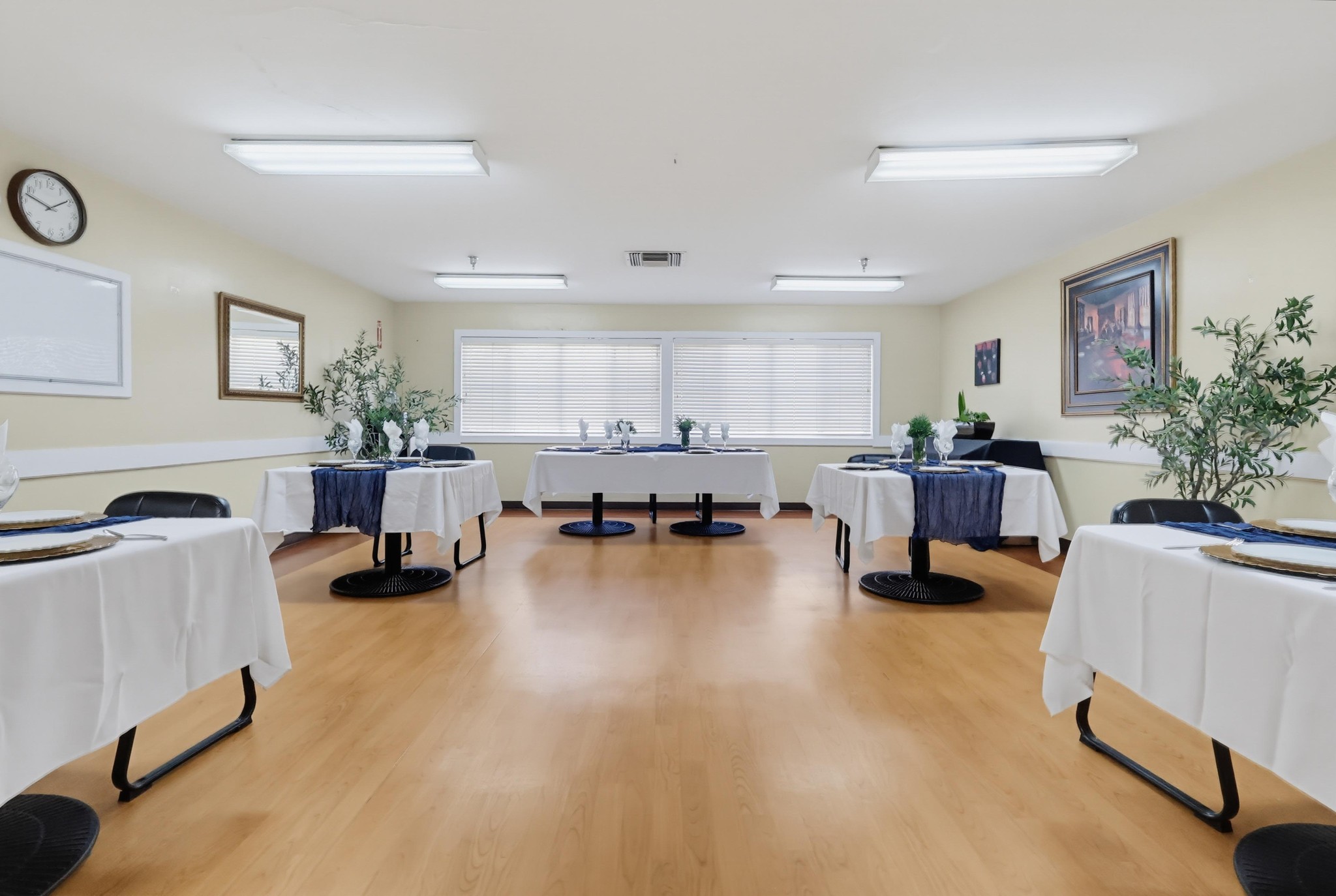 Virtual tour photo 32 of 40 for 4010 N Virginia Rd