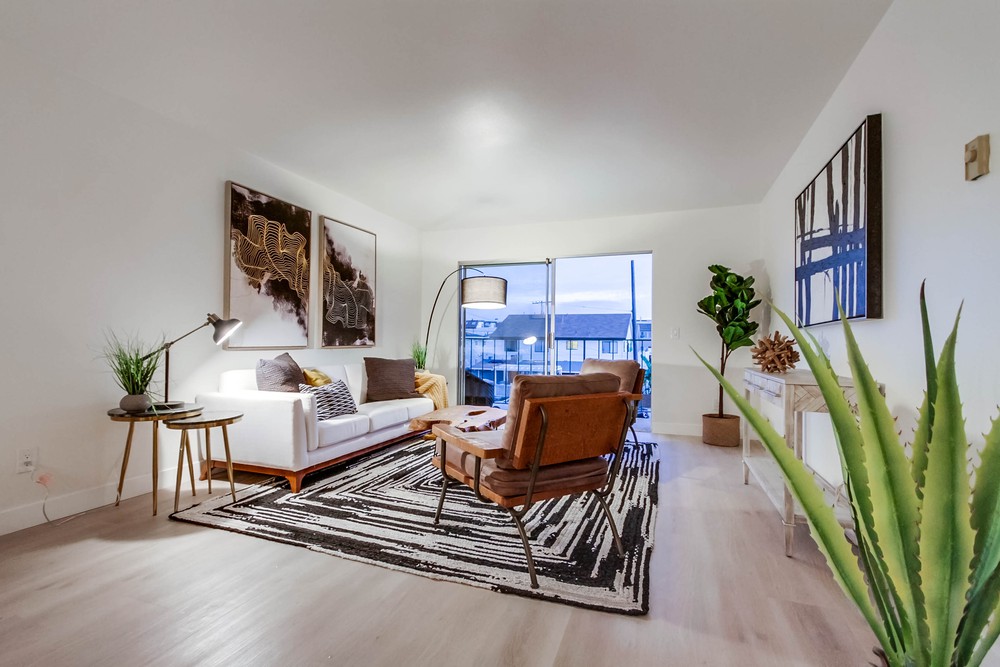 Virtual tour photo 8 of 40 for 4011 Lamont St #2D