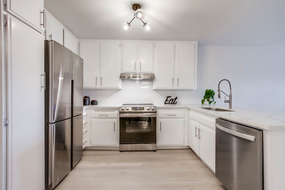 Virtual tour photo 18 of 40 for 4011 Lamont St #2D