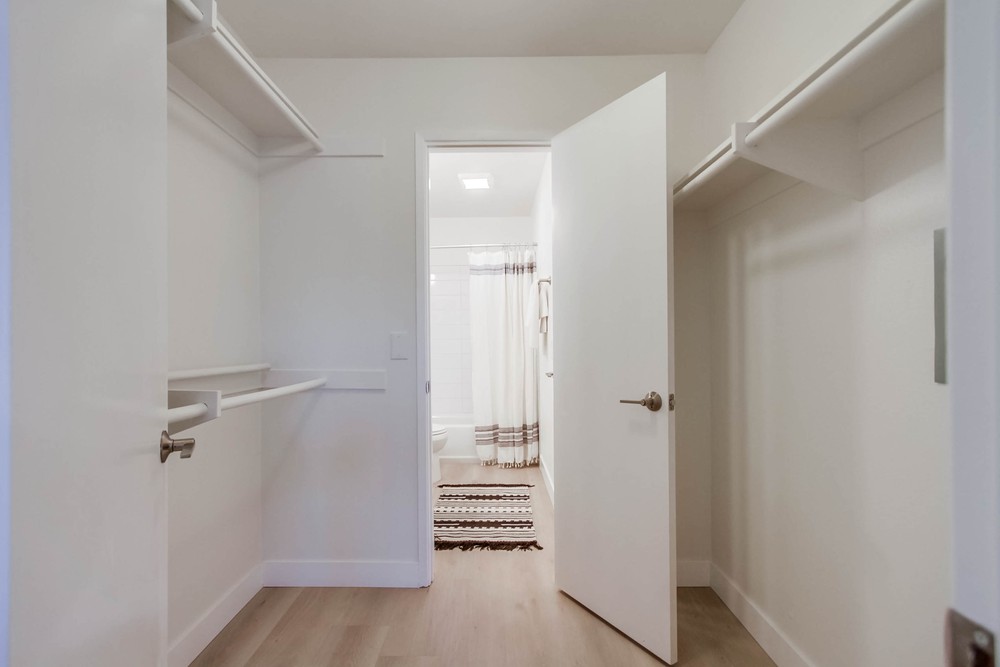 Virtual tour photo 24 of 40 for 4011 Lamont St #2D