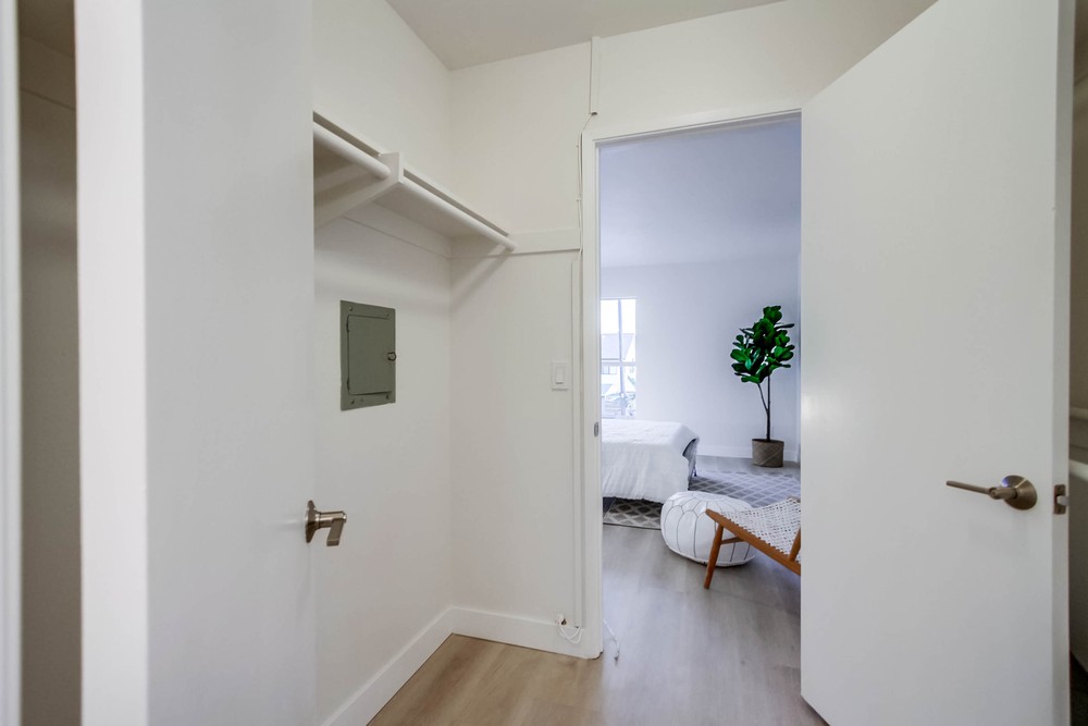 Virtual tour photo 25 of 40 for 4011 Lamont St #2D