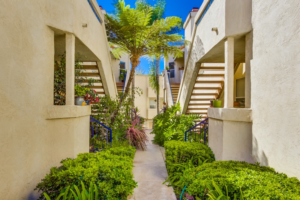 Virtual tour photo 5 of 26 for 4011 Louisiana Street #4