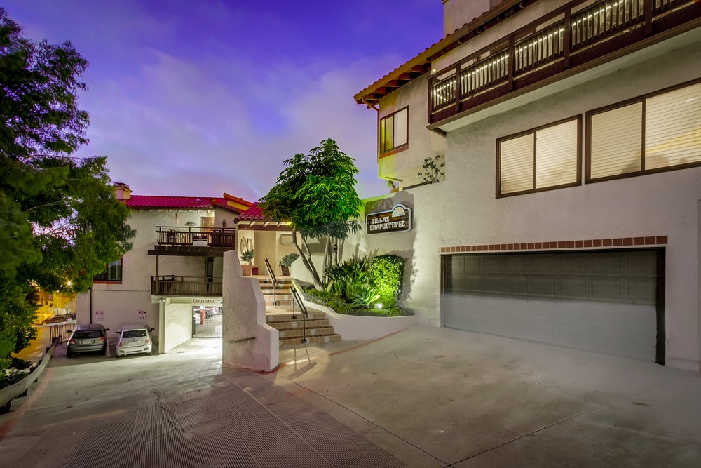 Virtual tour photo 1 of 80 for 4012 Ampudia St