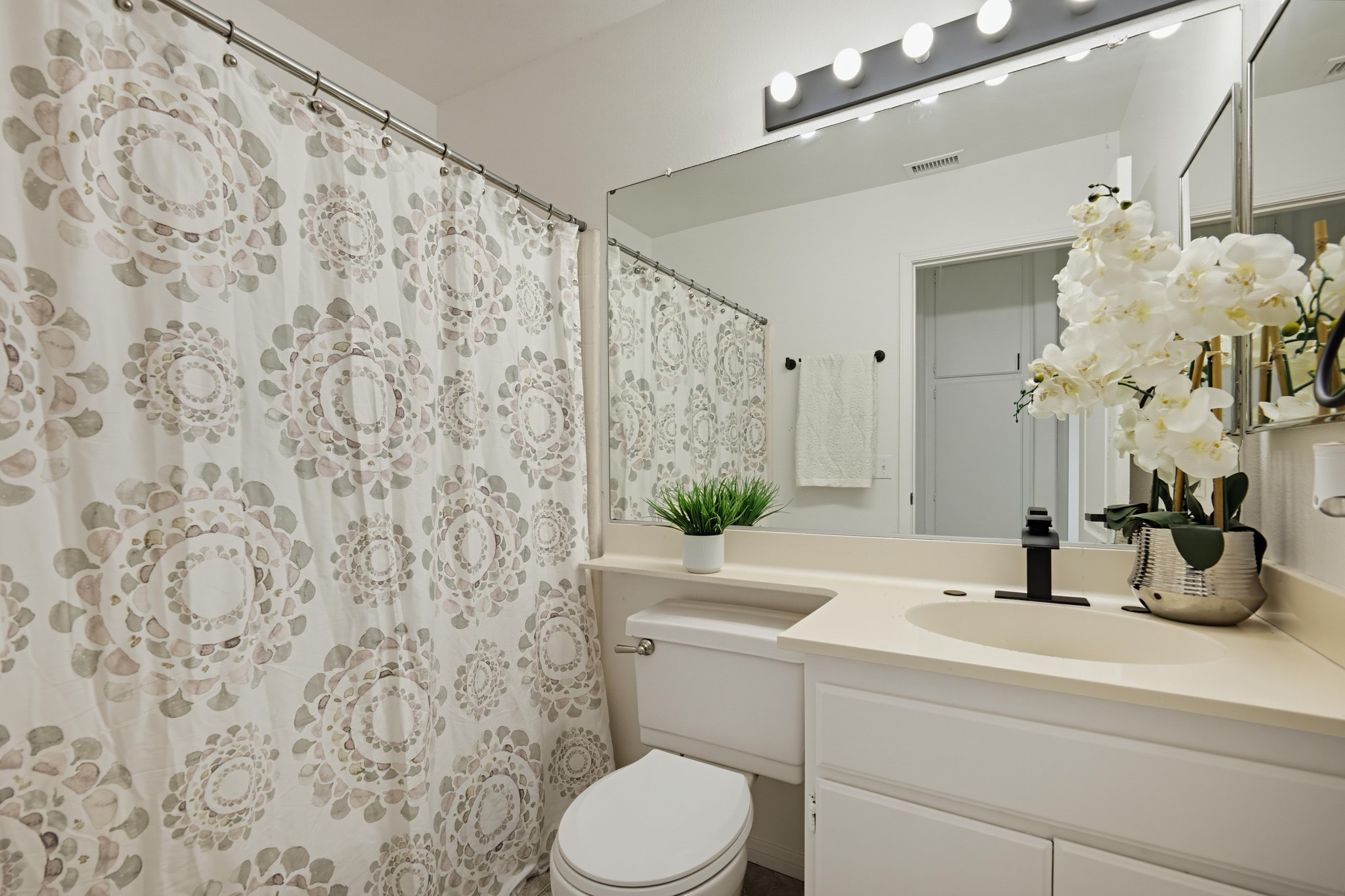 Virtual tour photo 32 of 43 for 40120 Paseo Del Sol