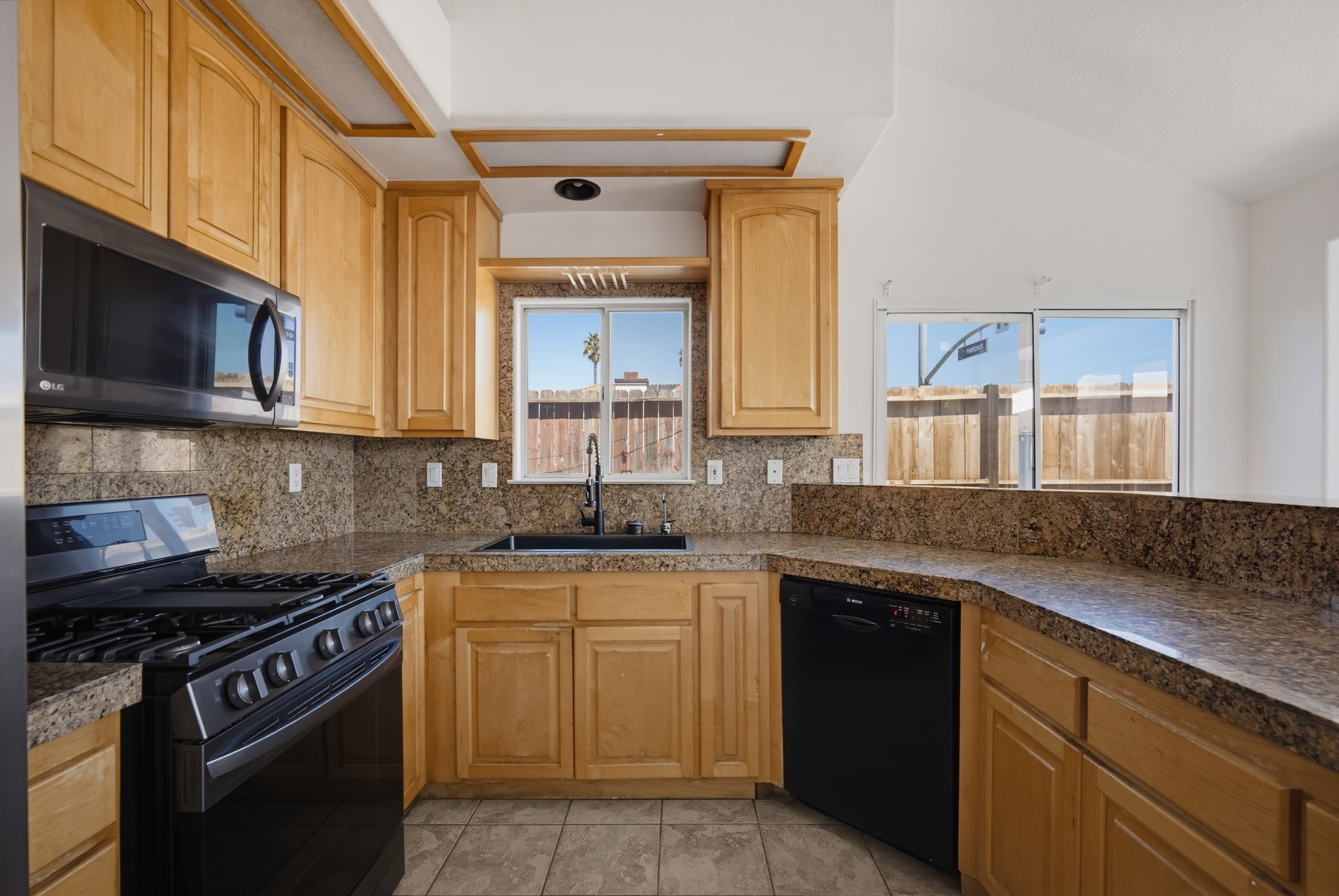 Virtual tour photo 16 of 43 for 40120 Paseo Del Sol
