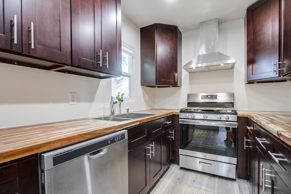 Virtual tour photo 18 of 34 for 4014 Ingraham St