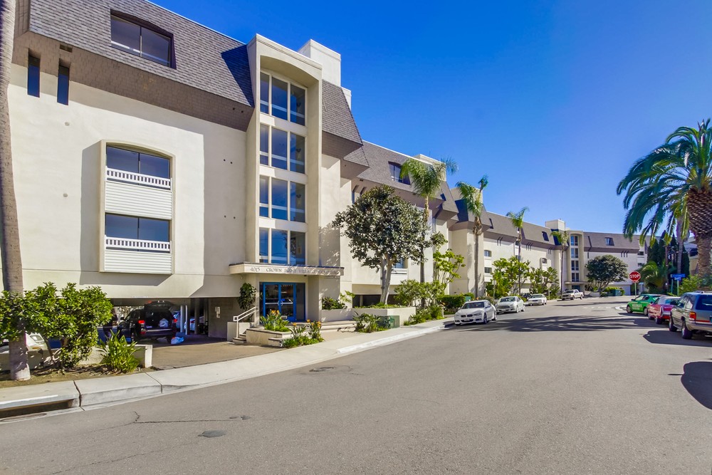 Virtual tour photo 1 of 39 for 4015 Crown Point Dr #309