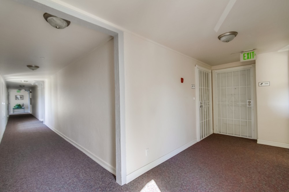 Virtual tour photo 7 of 39 for 4015 Crown Point Dr #309