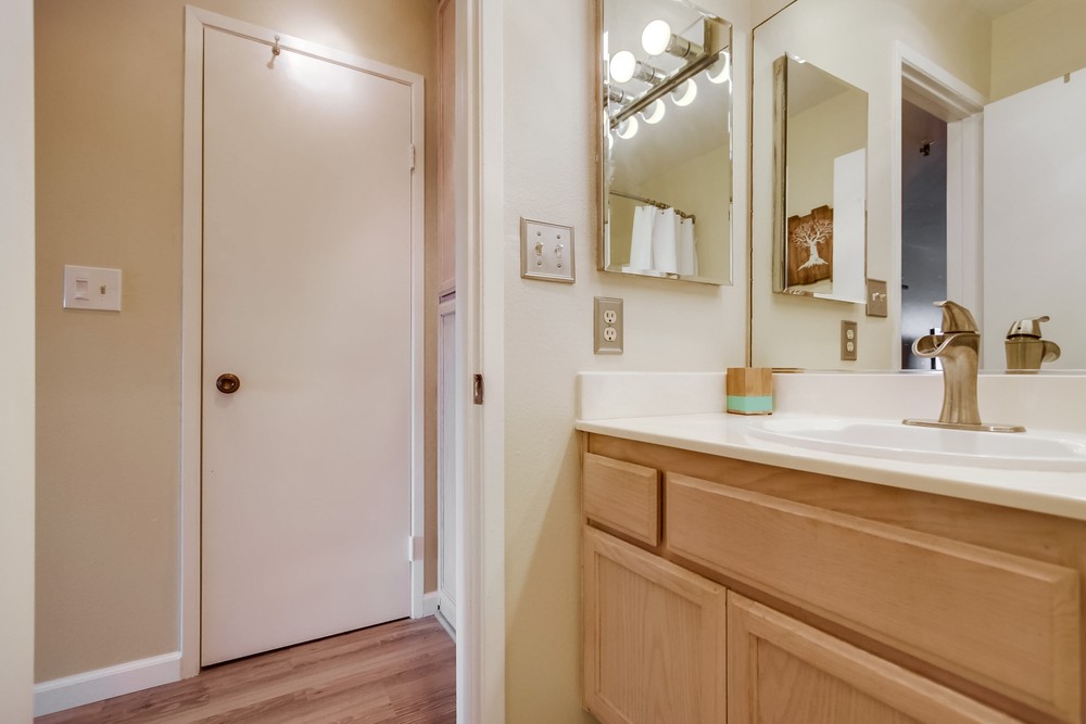 Virtual tour photo 21 of 39 for 4015 Crown Point Dr #309