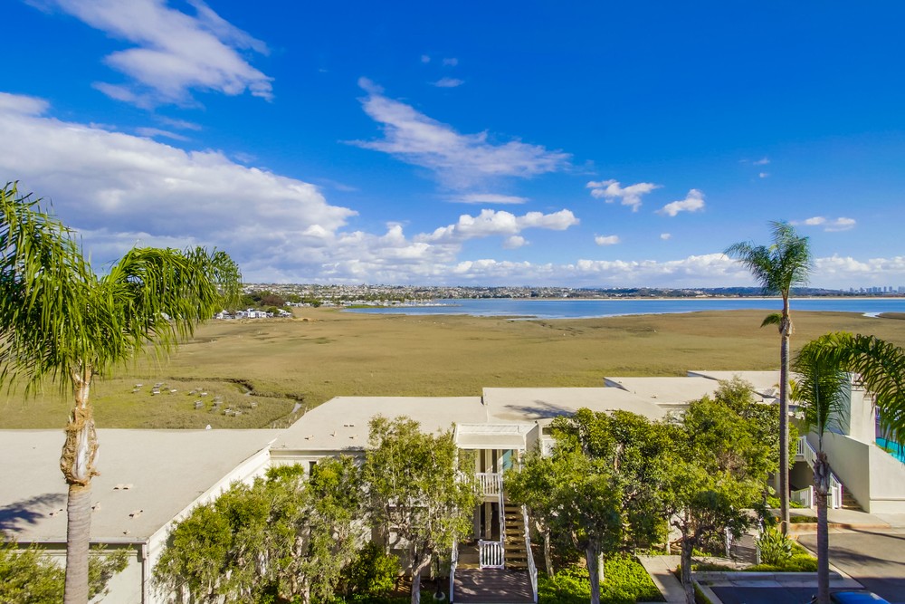 Virtual tour photo 27 of 39 for 4015 Crown Point Dr #309