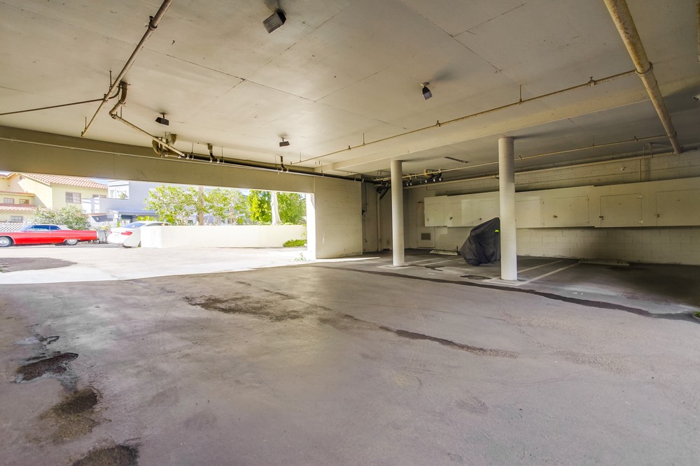 Virtual tour photo 34 of 39 for 4015 Crown Point Dr #309