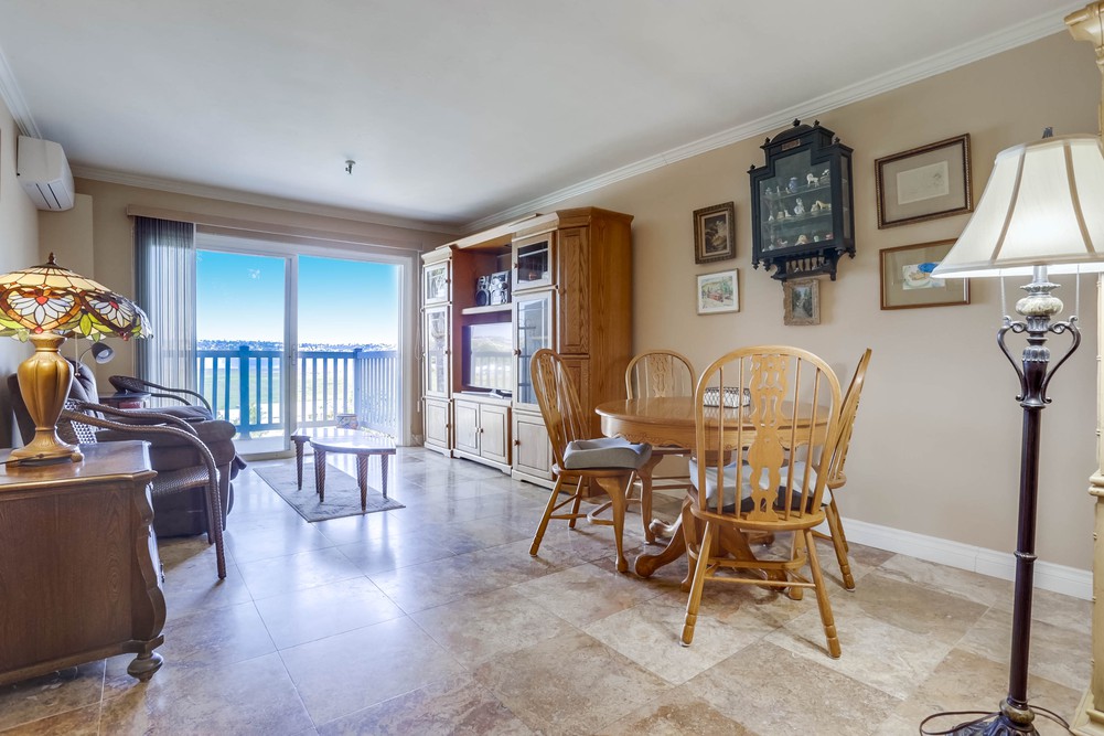 Virtual tour photo 4 of 25 for 4015 Crown Point Dr UNIT 208