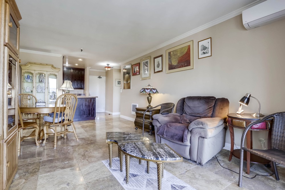 Virtual tour photo 8 of 25 for 4015 Crown Point Dr UNIT 208