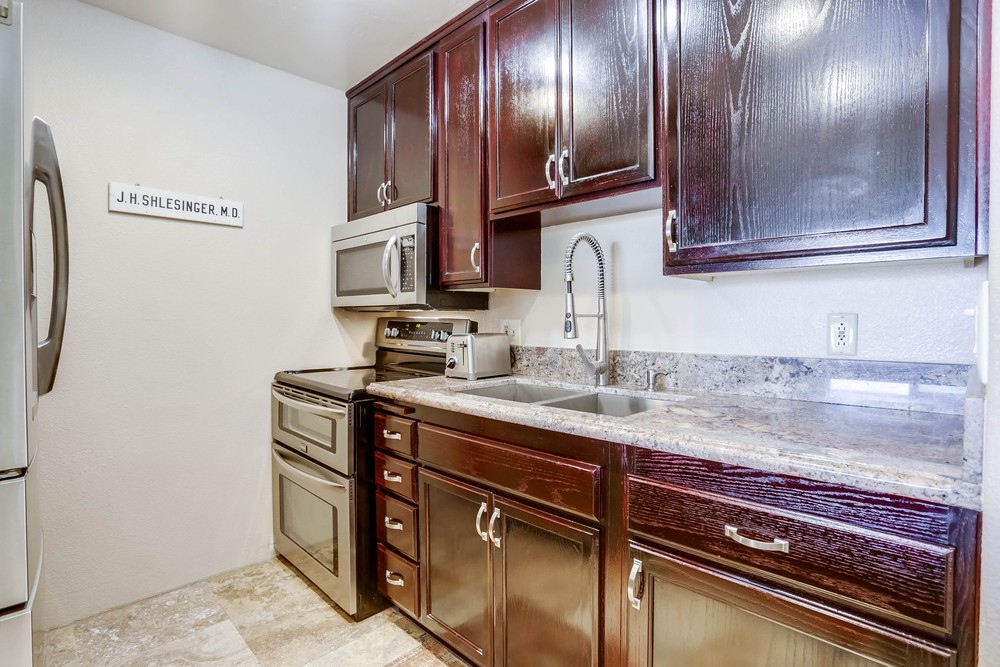Virtual tour photo 11 of 25 for 4015 Crown Point Dr UNIT 208