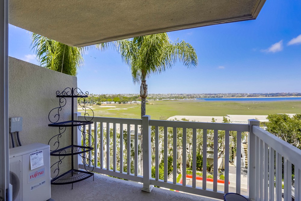 Virtual tour photo 19 of 25 for 4015 Crown Point Dr UNIT 208