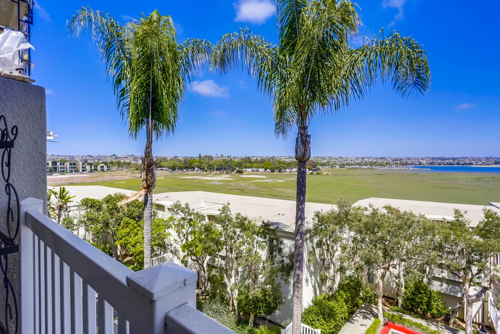 Virtual tour photo 22 of 25 for 4015 Crown Point Dr UNIT 208