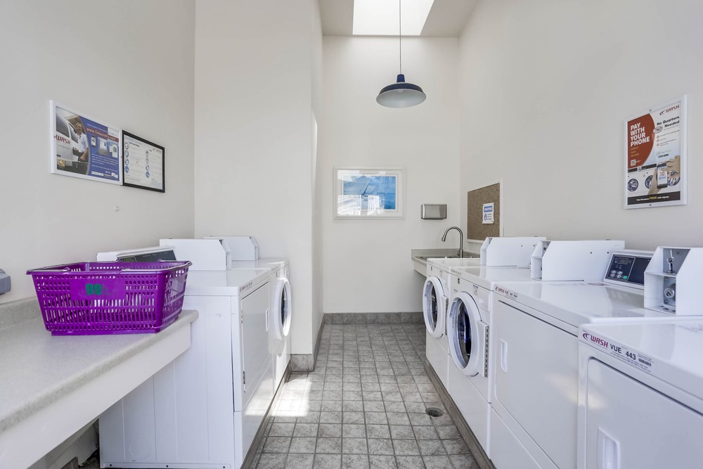 Virtual tour photo 24 of 25 for 4015 Crown Point Dr UNIT 208