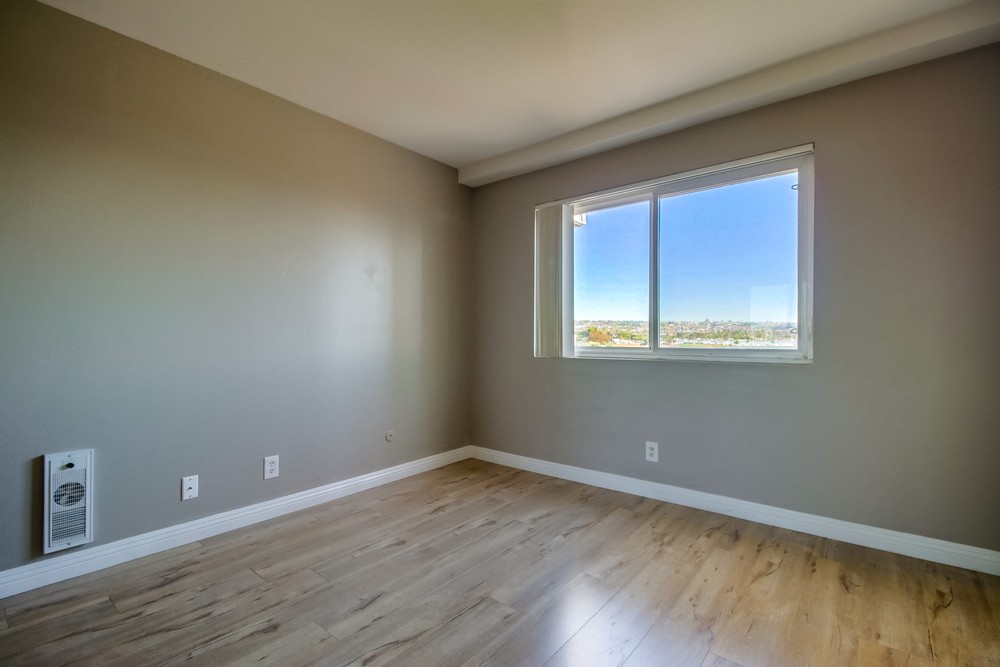 Virtual tour photo 32 of 42 for 4015 Crown Point Dr