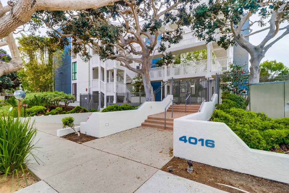 Virtual tour photo 1 of 52 for 4016 Gresham St
