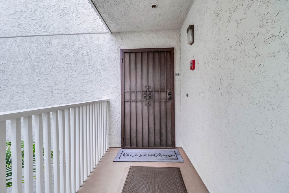 Virtual tour photo 6 of 52 for 4016 Gresham St