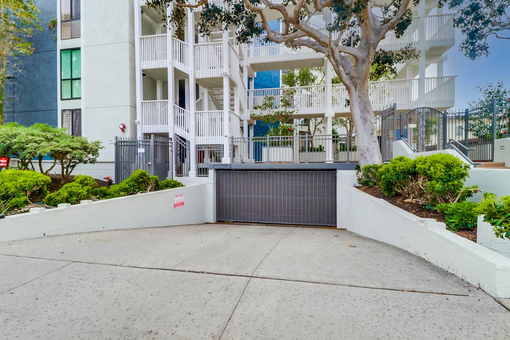 Virtual tour photo 45 of 52 for 4016 Gresham St