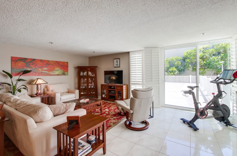 Virtual tour photo 10 of 44 for 4016 Gresham St