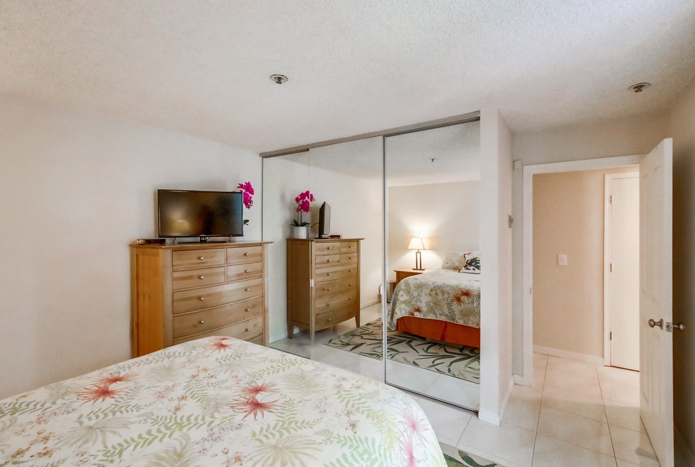 Virtual tour photo 29 of 44 for 4016 Gresham St