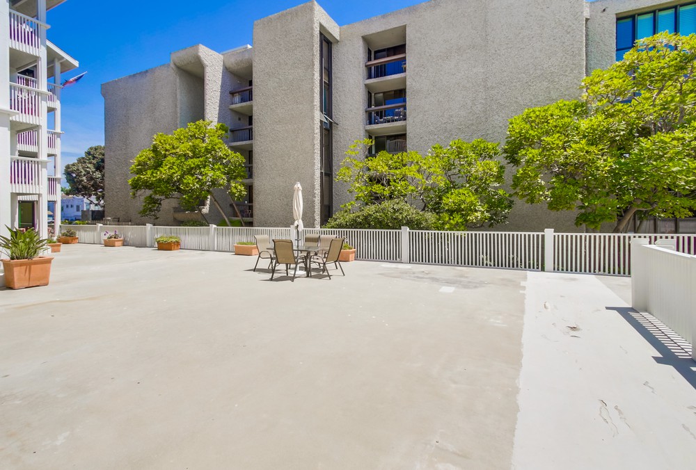 Virtual tour photo 41 of 44 for 4016 Gresham St