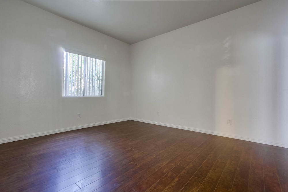 Virtual tour photo 21 of 41 for 402 Arbor Dr
